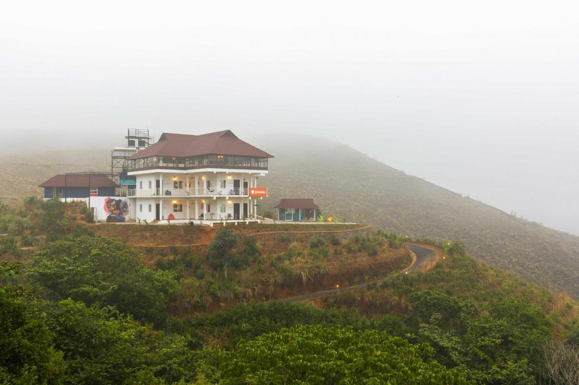 Zostel Vagamon Hostel Exterior photo