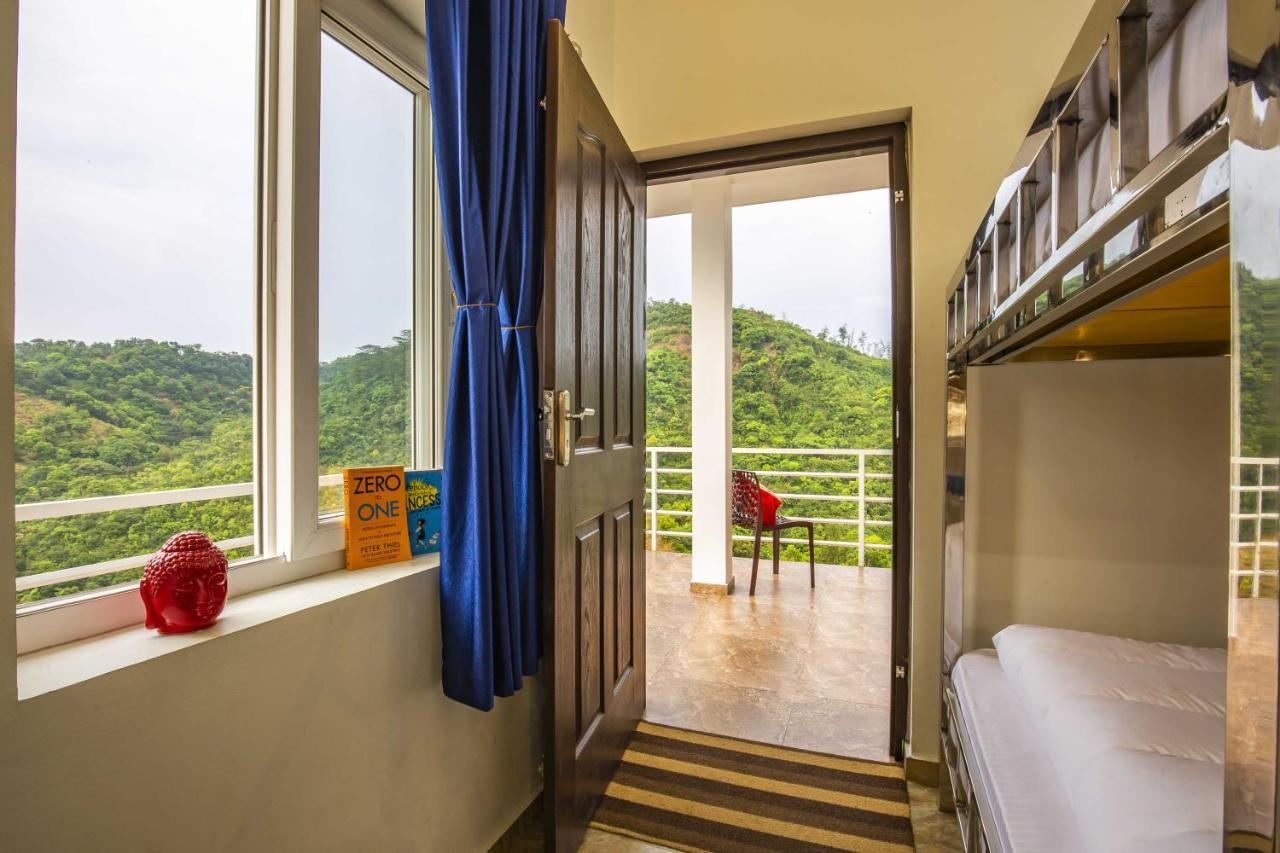 Zostel Vagamon Hostel Exterior photo